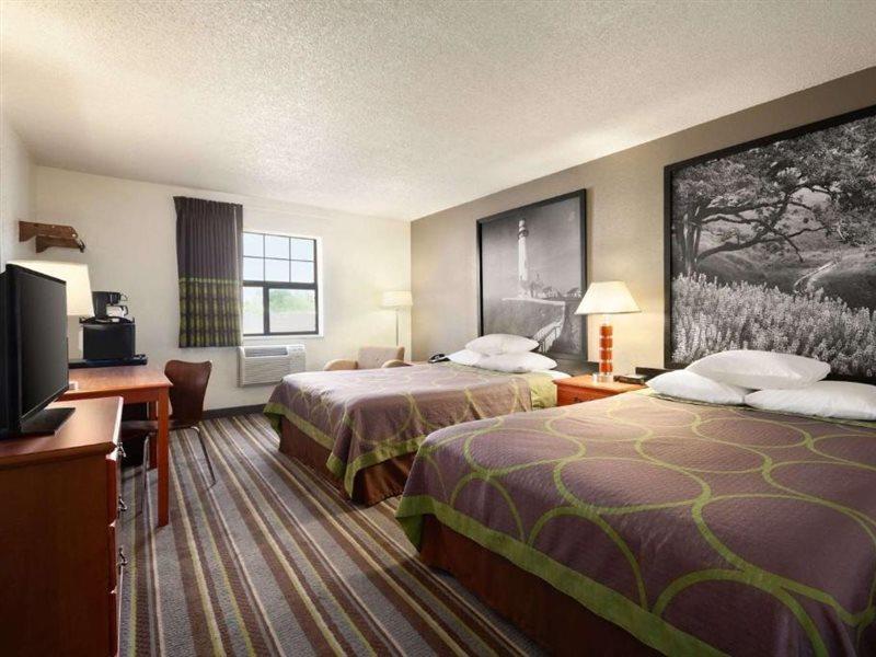 Super 8 By Wyndham Colorado Springs/Afa Area Hotel Екстериор снимка