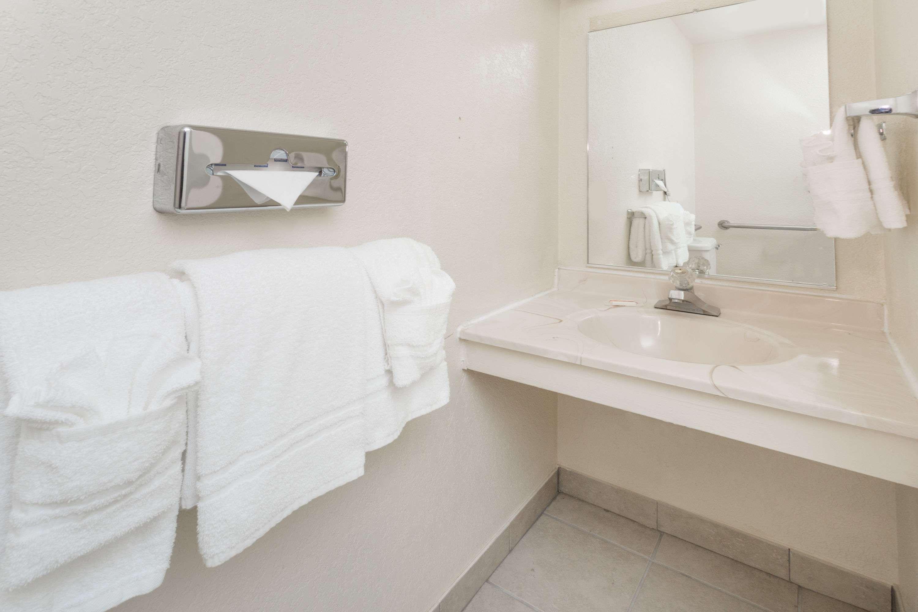 Super 8 By Wyndham Colorado Springs/Afa Area Hotel Екстериор снимка