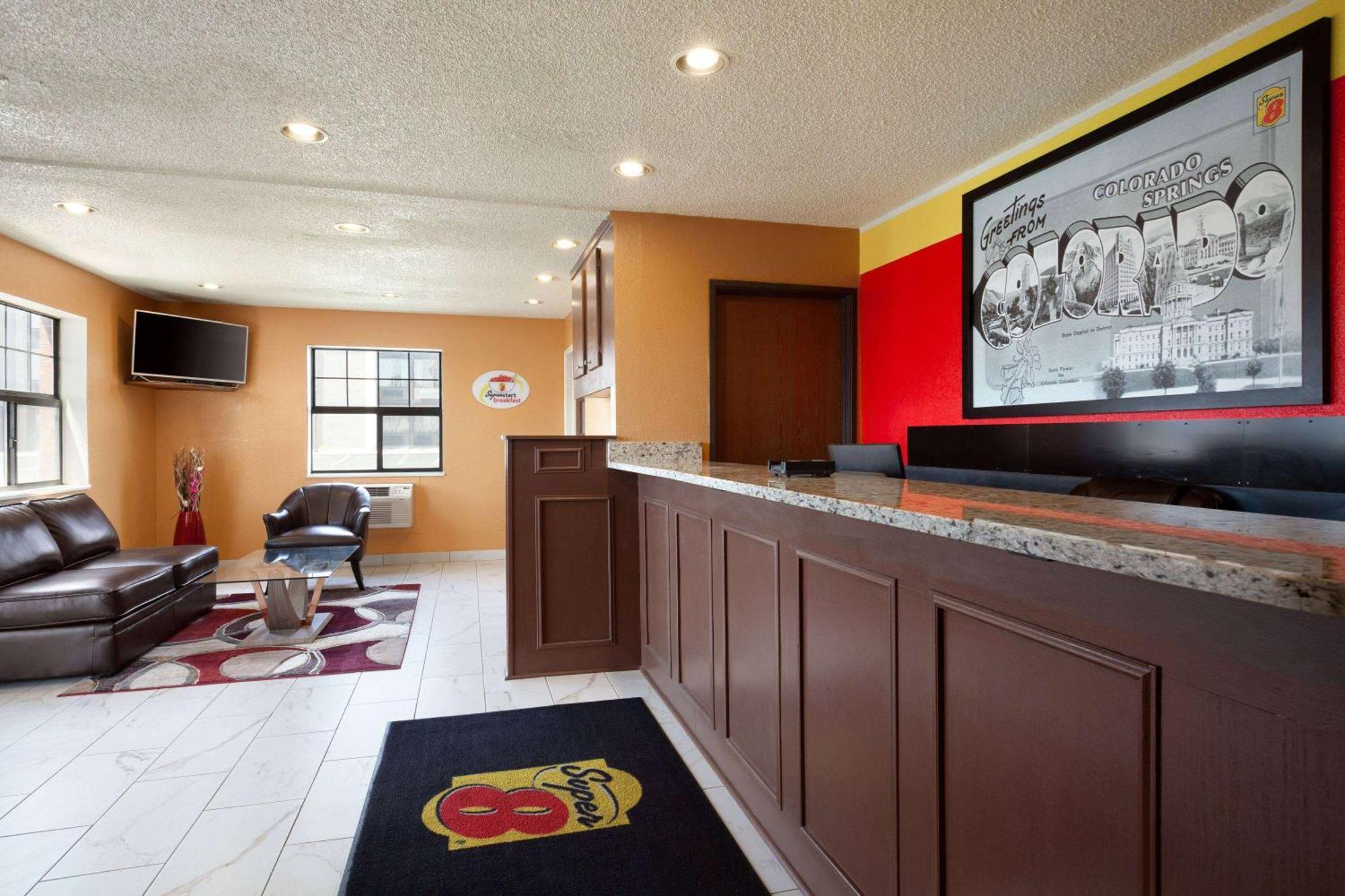 Super 8 By Wyndham Colorado Springs/Afa Area Hotel Екстериор снимка