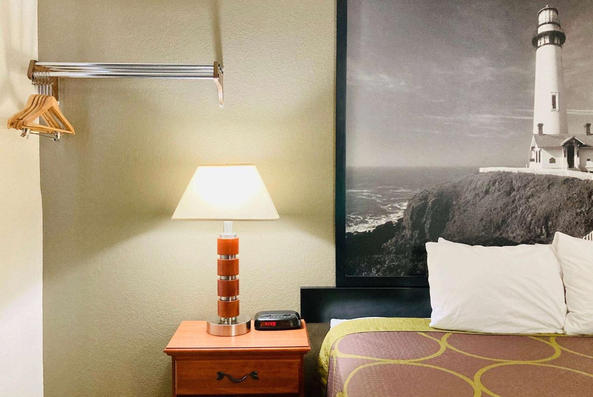 Super 8 By Wyndham Colorado Springs/Afa Area Hotel Екстериор снимка
